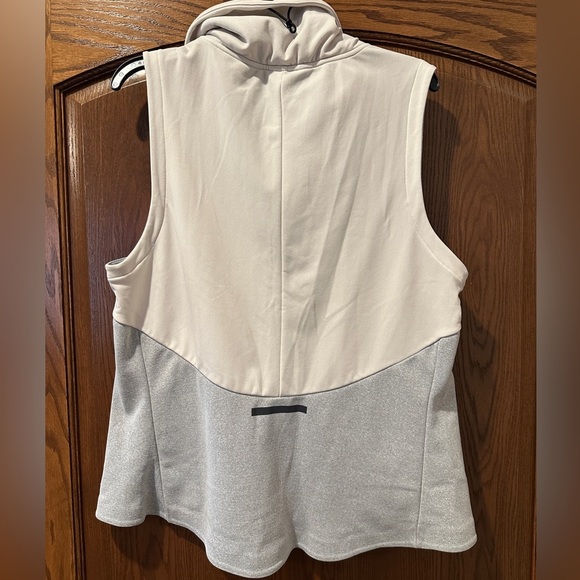 Adidas Climaheat women’s vest - Picture 3 of 5